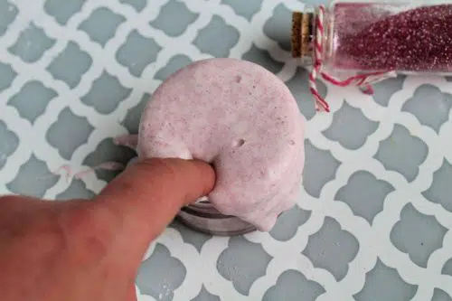 Valentine's Day slime: step 4